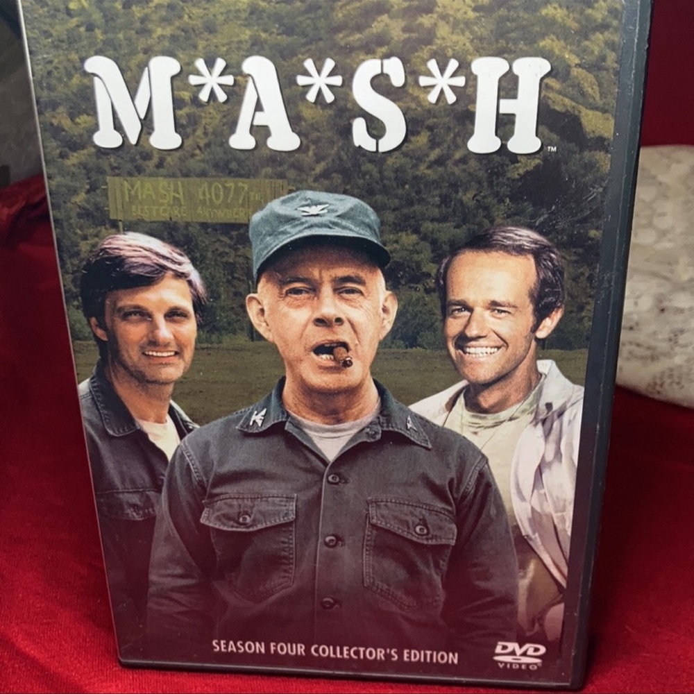 MASH season 4 Collectors edition DVD Set